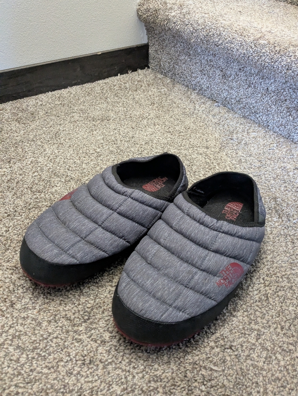 The North Face Thermoball Mule Slippers Grey/Red Size 12